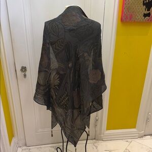 Elegant Zonda Nellis grey metallic Floral Shawl